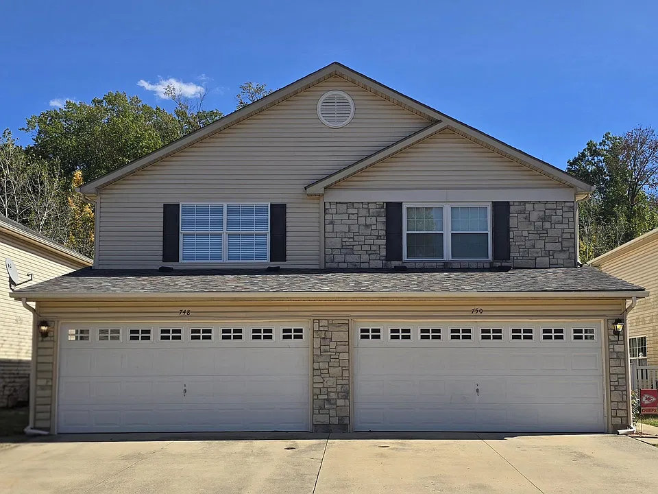 748 Woodside Creek Dr