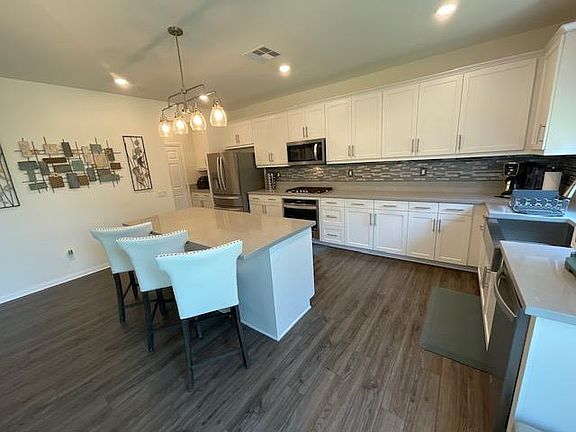 3rd image of 17052 Zion Dr