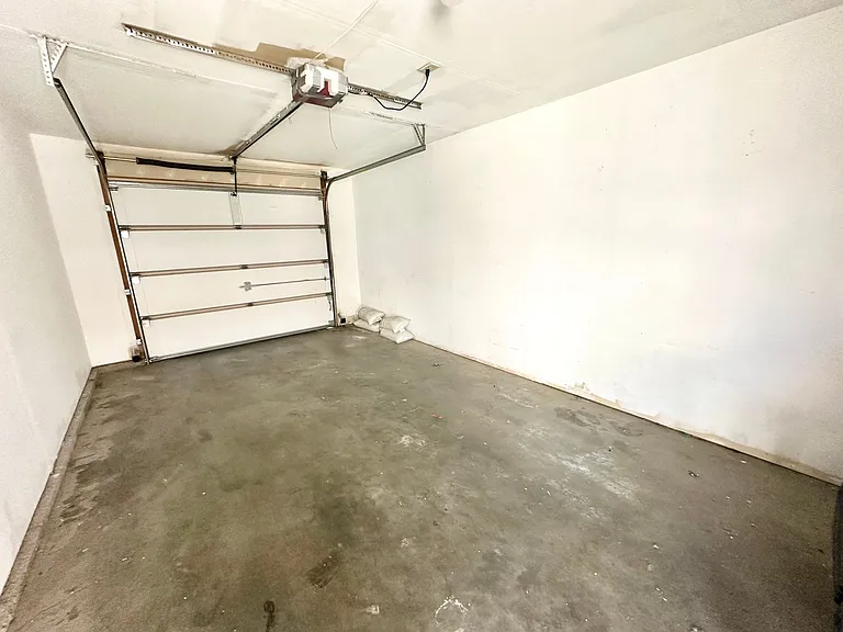 209 E 18th Ave #27 — Photo 34
