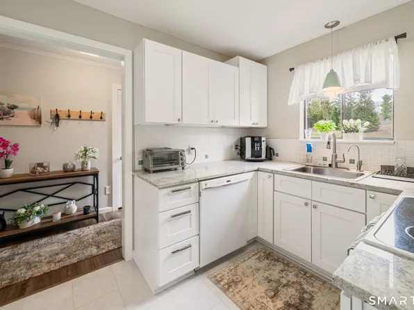 4 Heritage Village #A, Southbury, CT 06488