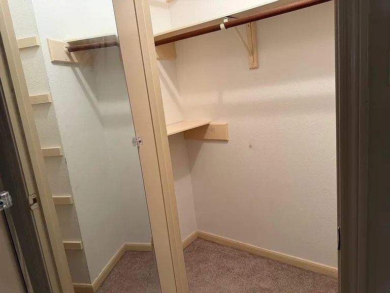 13784 Hollowgreen Dr — Photo 14
