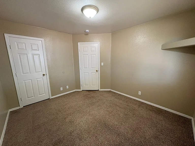 391 Trinity Ct — Photo 14