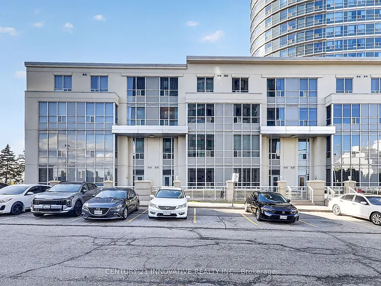 36 Lee Centre Dr #Townhouse 307 — Photo 4
