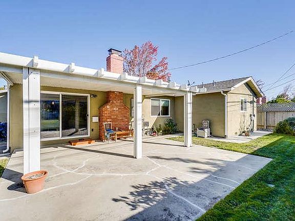 4th image of 4580 Strawberry Park Dr