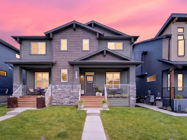 564 SW Rowmont Blvd NW, Calgary, AB T3L 0H2