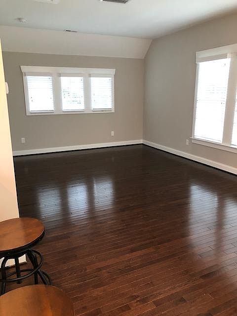 1st image of 9492 29th Bay St