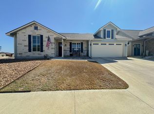 1048 Roanoke Ln, Kerrville, TX 78028