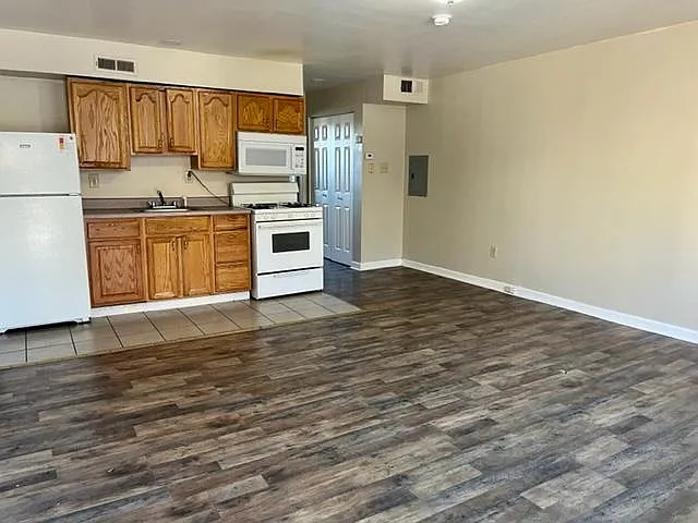 1100 Oneil Blvd #14 — Photo 2