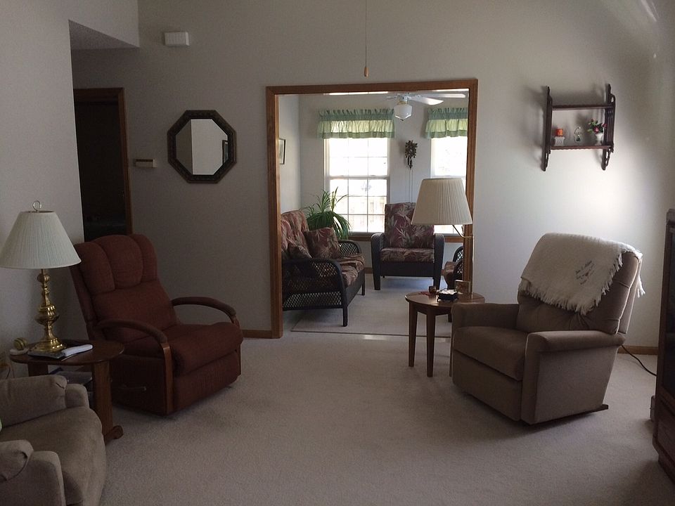 2nd image of 310 NW Vail Ct