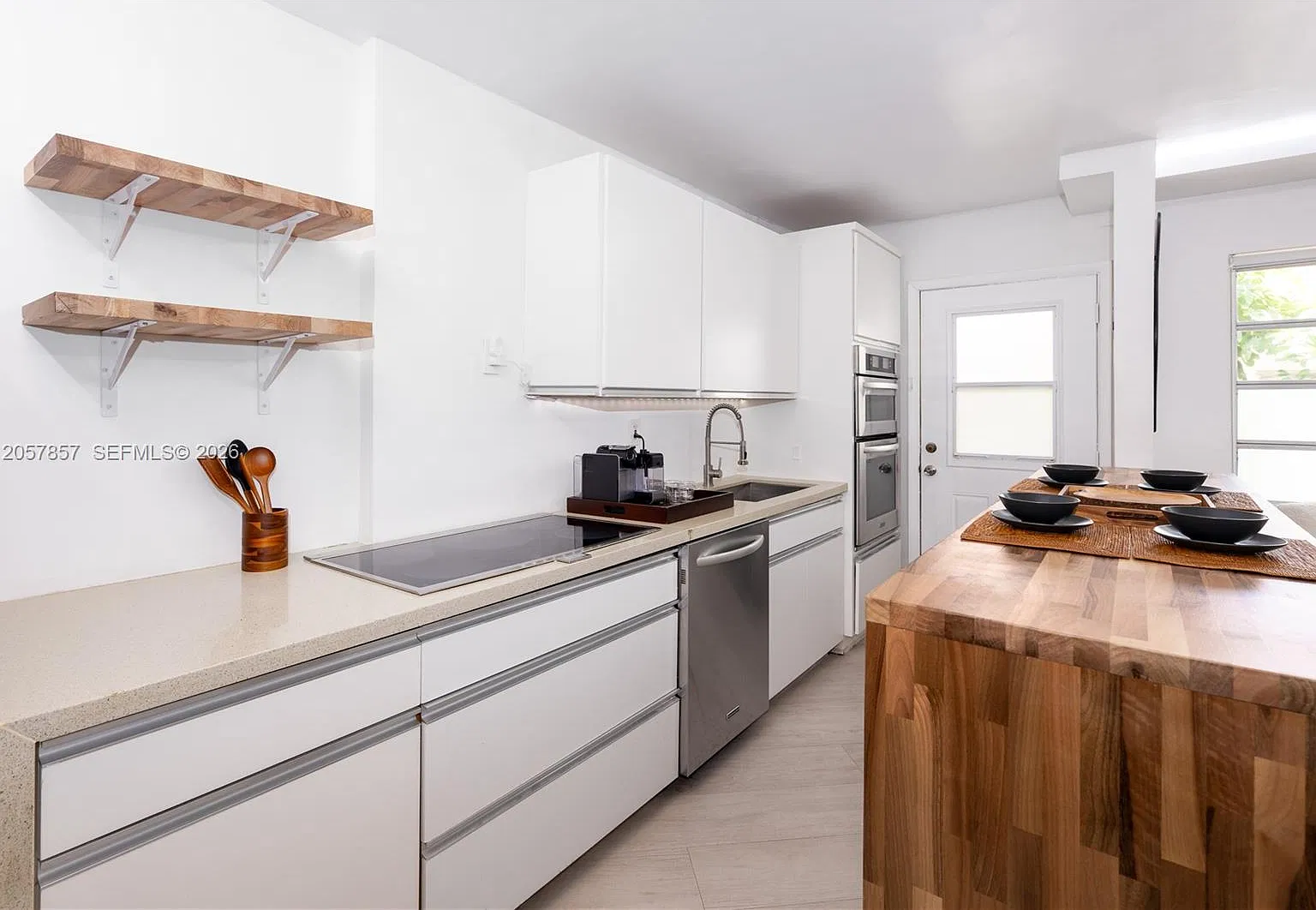 525 Meridian Condo — Photo 4