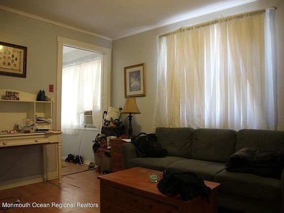 4th image of 2 Seawood Ave