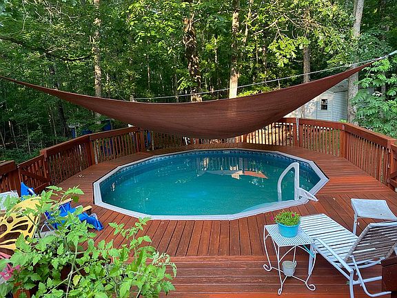 5th image of 386 River Point Dr