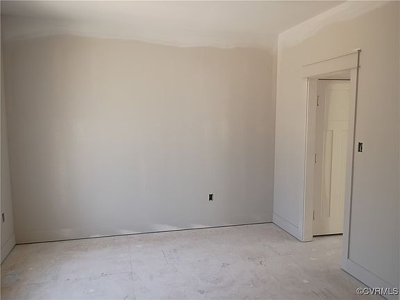3rd image of 7928 Glendale Estates Dr