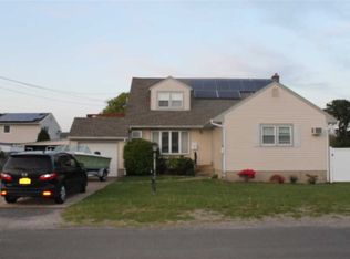 23 Baywood St, West Babylon, NY 11704