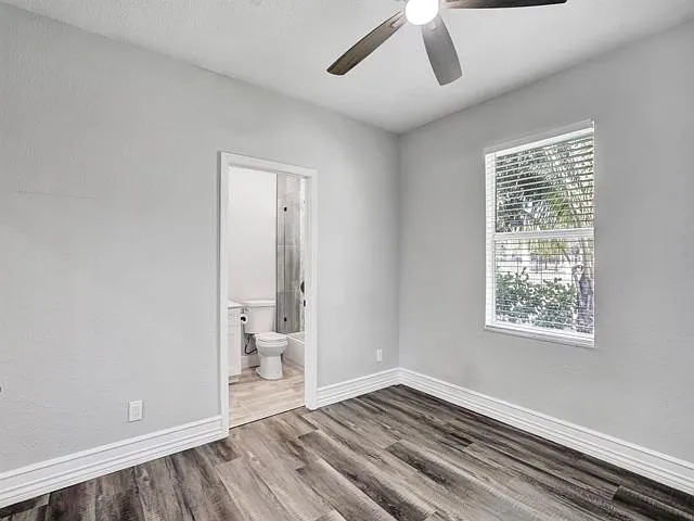 724 SW 9th St — Photo 10