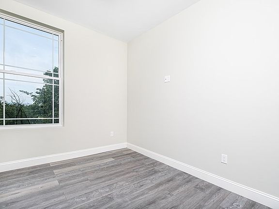 5th image of 83 Bradstreet Ave #6