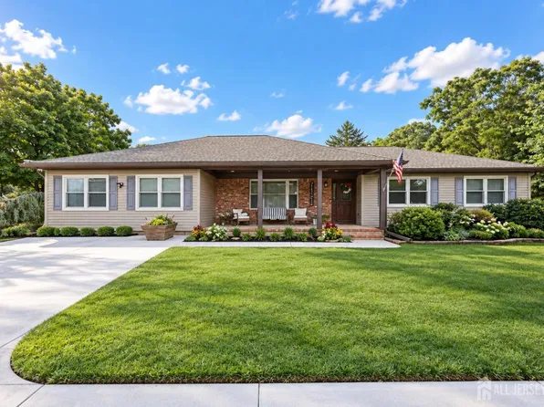 987 Bennetts Mills Rd, Jackson, NJ 08527