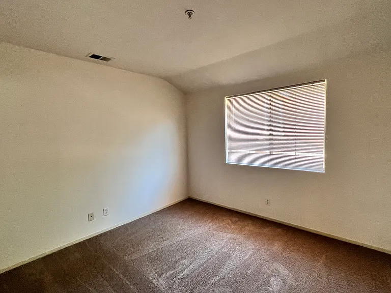 1059 La Sierra Ter — Photo 8