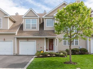 23 Halley Ln, Miller Place, NY 11764