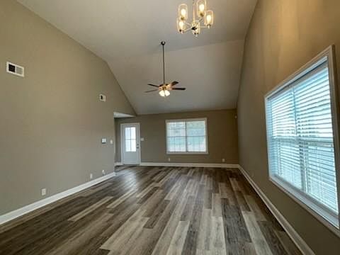 4th image of 760 Lillian Grace Dr