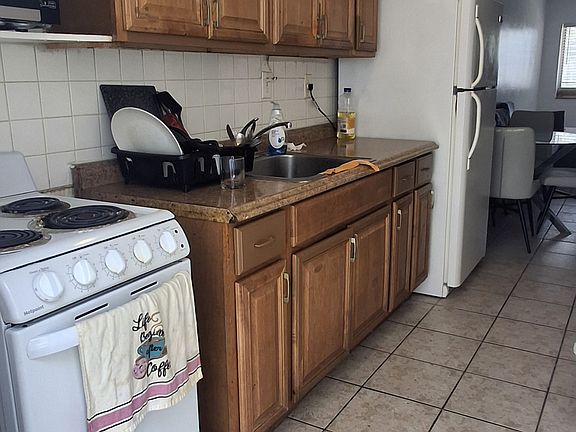 3rd image of 7300 Harding Ave #5