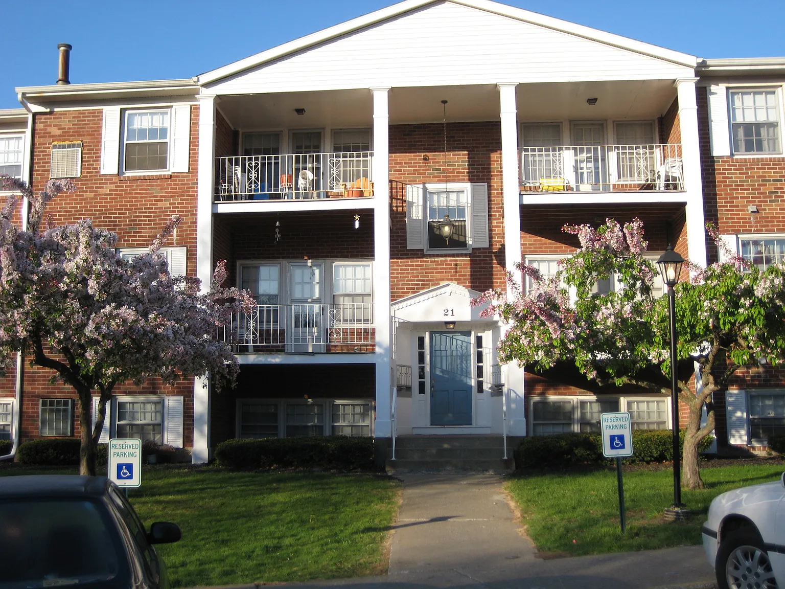Park Hill Lane Apartments — Photo 4