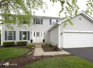 1056 Stone Creek Cir, Crystal Lake, IL 60014