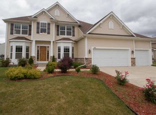 8212 S River Ln, Franklin, WI 53132