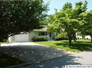 1127 Mohegan Rd, Wall Township, NJ 08736