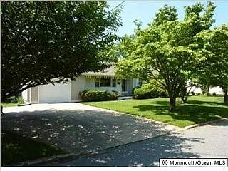 1127 Mohegan Rd photo 1