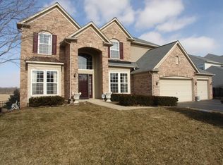 13 Firethorn Ct, Bolingbrook, IL 60490