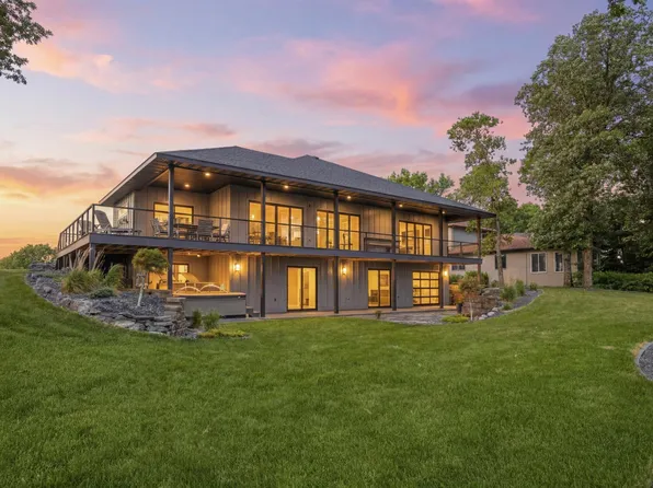826 Shorewood Dr, Detroit Lakes, MN 56501