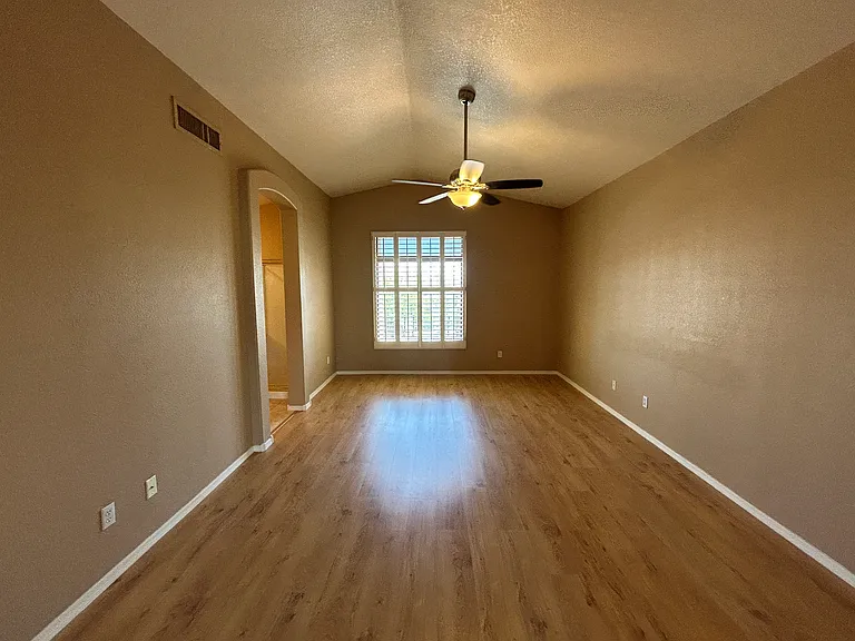 4334 E Anderson Dr — Photo 34