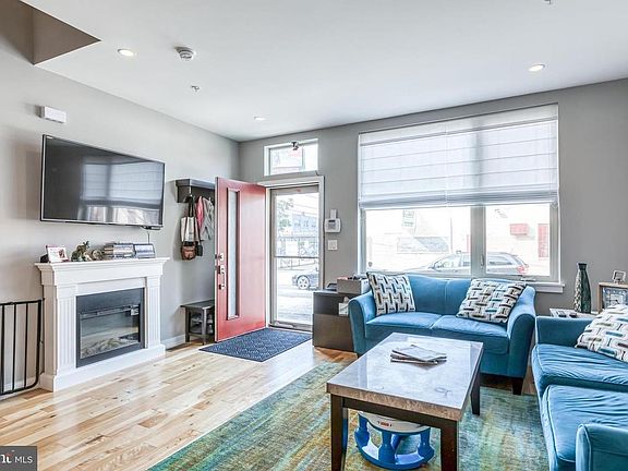 Living/entertainment room