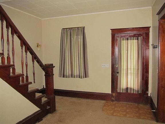 5th image of 903 Sutherland Ave