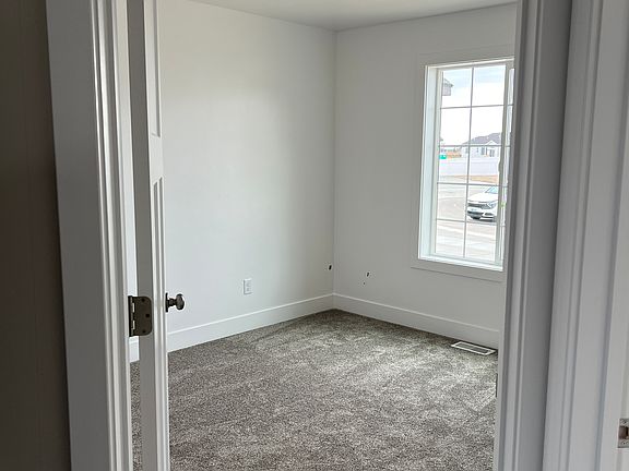 5th image of 842 Adaline Ct