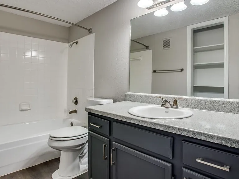 Decker Apartment Homes — Photo 8