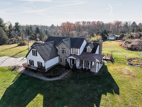 2nd image of 3803 Coyote Run Ln