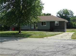 1305 SE Hillside Dr, Oak Grove, MO 64075