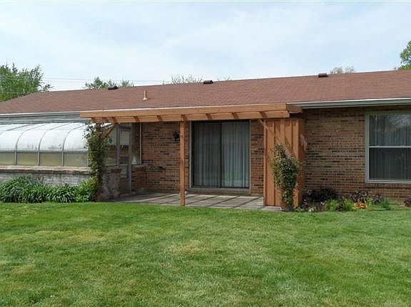 4th image of 1895 Lakeshore Dr