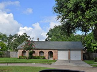 13610 Hampton Ct, Sugar Land, TX 77498