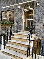 Rented by Manhattan Flats