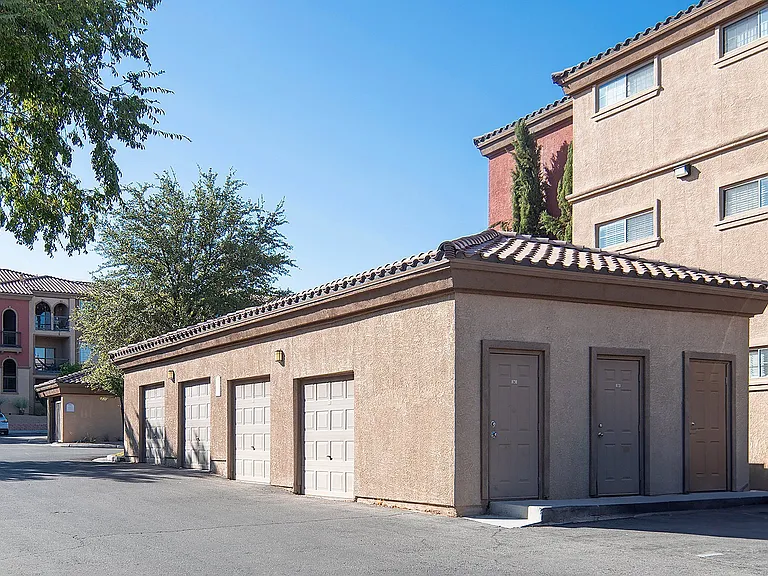 Montecito Pointe Apartments — Photo 44