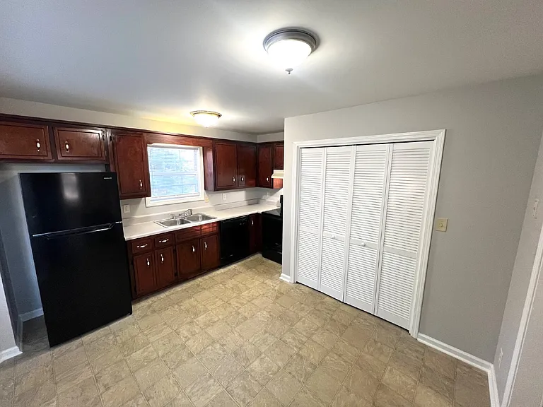 2404 N Ford St — Photo 4