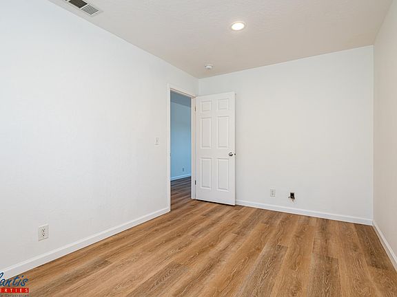 5th image of 1740 Whitwood Ln APT 4