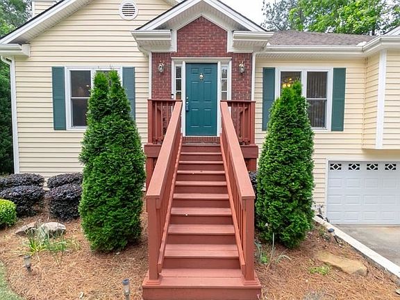 3rd image of 1180 Dogwood Park Dr