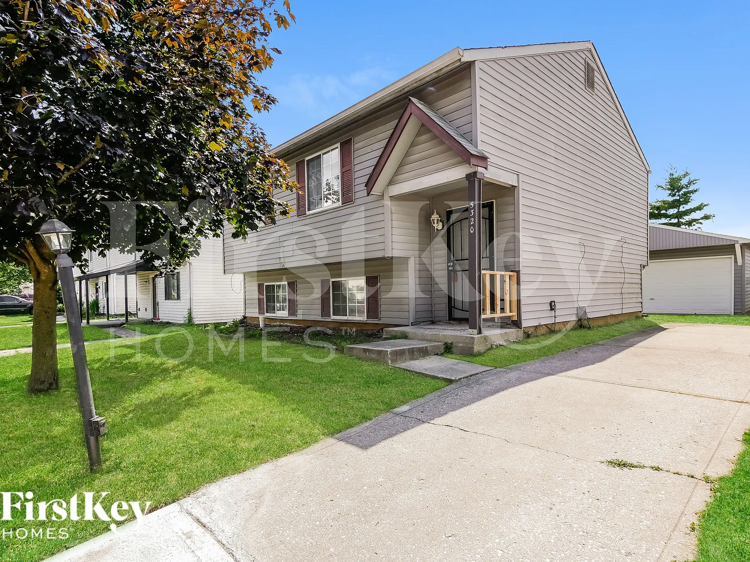 3 bed, 2.0 bath, 1420 sqft, $1,860 — Photo 3