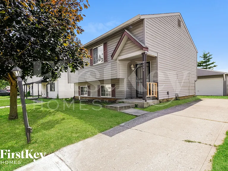 5320 Traditions Dr — Photo 2
