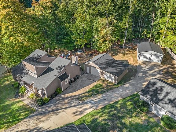 2nd image of 6 Cannonball Ct