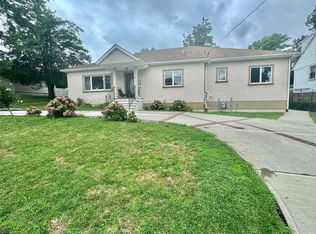 107 Udall Dr, Great Neck, NY 11020